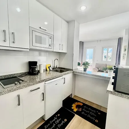 With Sea Views And Large Terrace Benalmadena