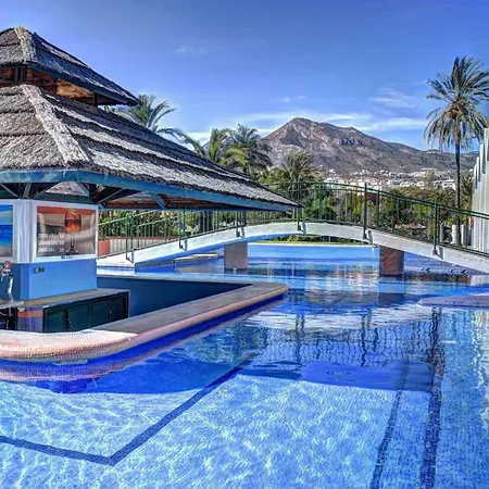 Apartment With Sea Views And Large Terrace Benalmadena