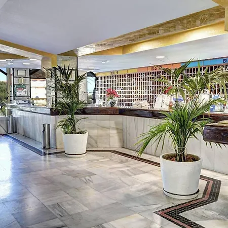 With Sea Views And Large Terrace Apartment Benalmadena